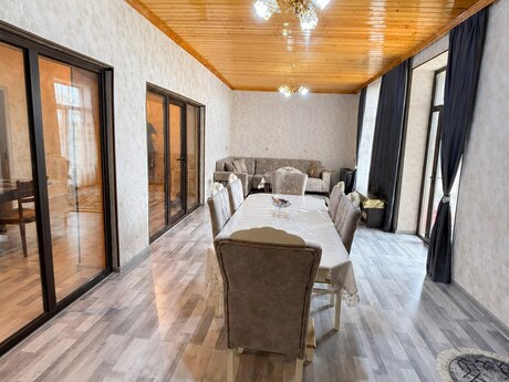 6 otaqlı həyət evi/bağ evi - Zirə q. - 140 m²