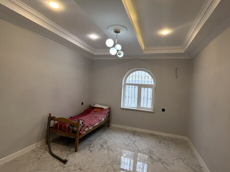 5 otaqlı həyət evi/bağ evi - Hövsan q. - 200 m²
