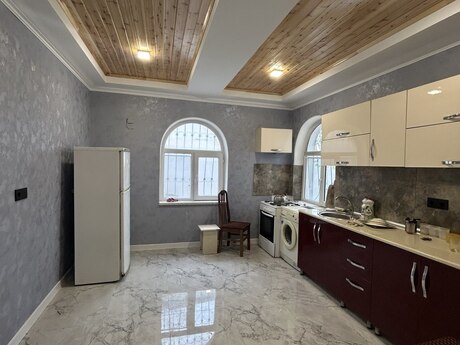 5 otaqlı həyət evi/bağ evi - Hövsan q. - 200 m²