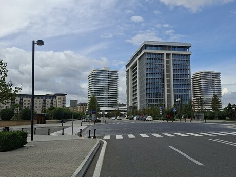 4 otaqlı ofis - Ağ şəhər q. - 140 m²