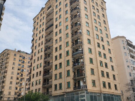 3-комн. новостройка - м. Низами - 132 м²