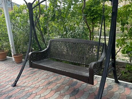 7 otaqlı həyət evi/bağ evi - Novxanı q. - 240 m²