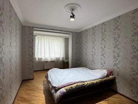 4 otaqlı köhnə tikili - Bakıxanov q. - 100 m²