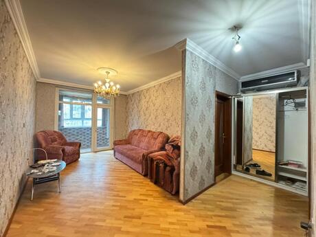 4 otaqlı köhnə tikili - Bakıxanov q. - 100 m²