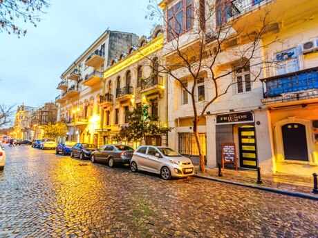 Elan №6087505 - Bakı, Sahil m., 1 otaqlı, 50 m², 1/3 mərtəbə
