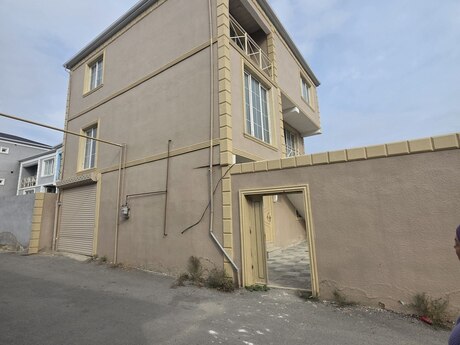 6 otaqlı həyət evi/bağ evi - Masazır q. - 210 m²