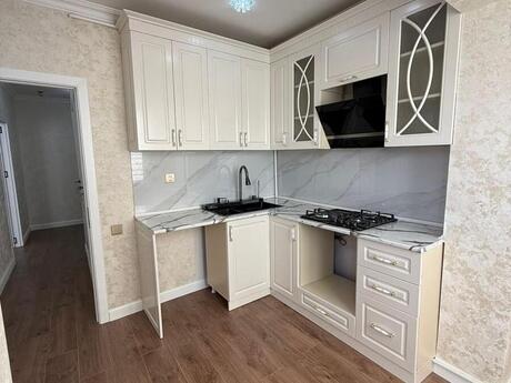 2 otaqlı köhnə tikili - Bakıxanov q. - 60 m²