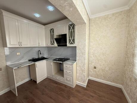 2 otaqlı köhnə tikili - Bakıxanov q. - 60 m²
