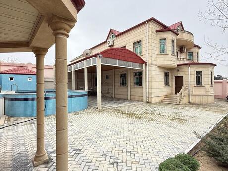 6 otaqlı həyət evi/bağ evi - Novxanı q. - 250 m²