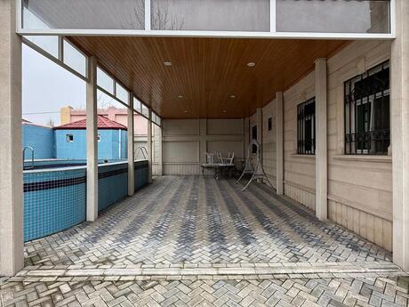 6 otaqlı həyət evi/bağ evi - Novxanı q. - 250 m²