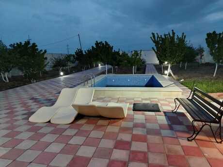 4 otaqlı həyət evi/bağ evi - Qala q. - 180 m²
