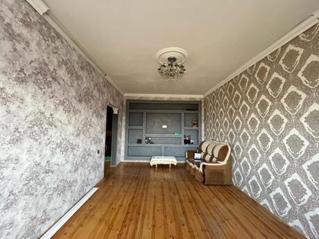 4 otaqlı həyət evi/bağ evi - Saray q. - 80 m²