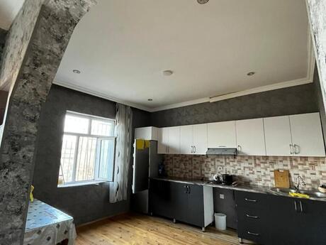 4 otaqlı həyət evi/bağ evi - Saray q. - 80 m²