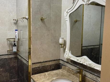 4 otaqlı yeni tikili - Ağ şəhər q. - 160 m²