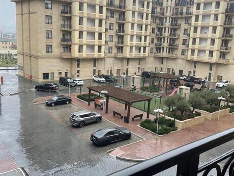 4 otaqlı yeni tikili - Ağ şəhər q. - 160 m²