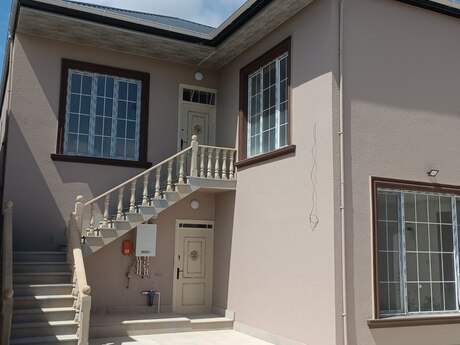 8 otaqlı həyət evi/bağ evi - Binə q. - 250 m²