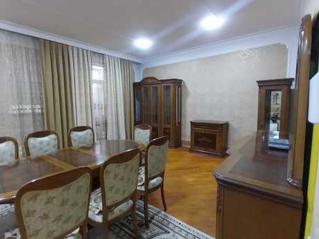 10 otaqlı həyət evi/bağ evi - Əhmədli m. - 450 m²