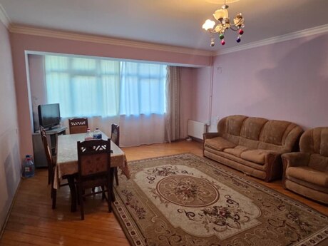 4 otaqlı köhnə tikili - Elmlər Akademiyası m. - 110 m²