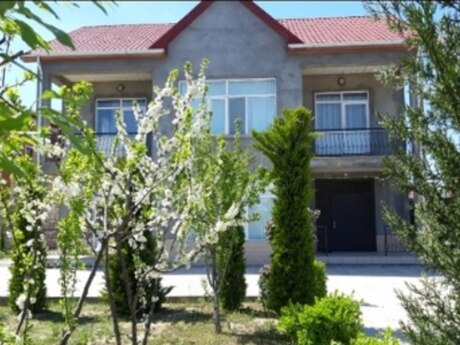 4 otaqlı həyət evi/bağ evi - Şağan q. - 200 m²