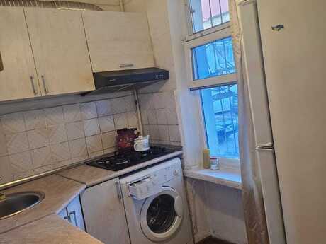 2 otaqlı köhnə tikili - Həzi Aslanov q. - 50 m²