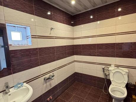 5 otaqlı həyət evi/bağ evi - Novxanı q. - 200 m²