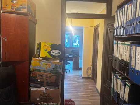 3 otaqlı ofis - Elmlər Akademiyası m. - 80 m²