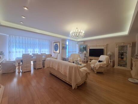 4 otaqlı yeni tikili - 28 May m. - 250 m²