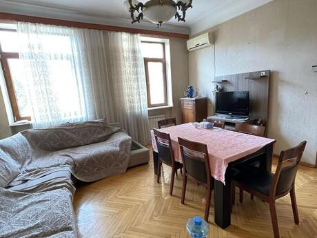 3 otaqlı köhnə tikili - Nəsimi r. - 70 m²