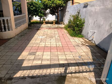 4 otaqlı həyət evi/bağ evi - Bülbülə q. - 125 m²