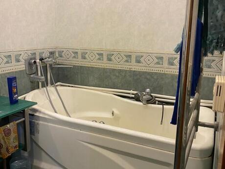 3 otaqlı köhnə tikili - 28 May m. - 70 m²