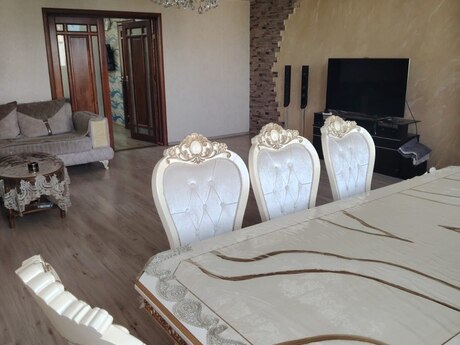 4 otaqlı köhnə tikili - İnşaatçılar m. - 120 m²