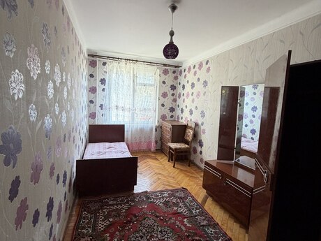 3 otaqlı köhnə tikili - 8-ci mikrorayon q. - 75 m²