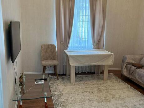2 otaqlı köhnə tikili - Sahil m. - 60 m²