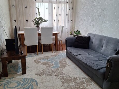 2 otaqlı yeni tikili - İnşaatçılar m. - 80 m²