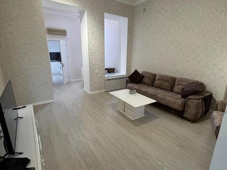 2 otaqlı köhnə tikili - İçəri Şəhər m. - 70 m²