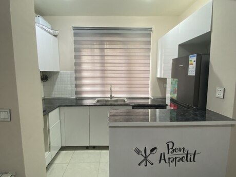 2 otaqlı köhnə tikili - İnşaatçılar m. - 60 m²
