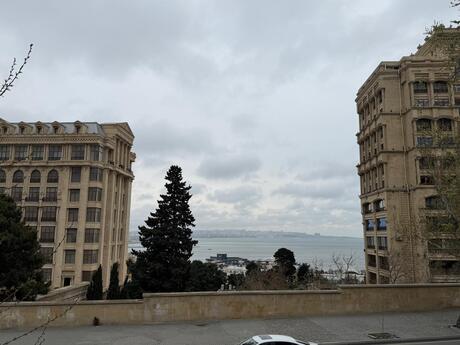 3 otaqlı köhnə tikili - İçəri Şəhər m. - 75 m²