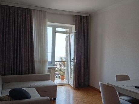 3 otaqlı köhnə tikili - İçəri Şəhər m. - 75 m²