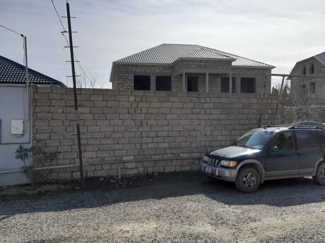 4 otaqlı həyət evi/bağ evi - Buzovna q. - 157 m²