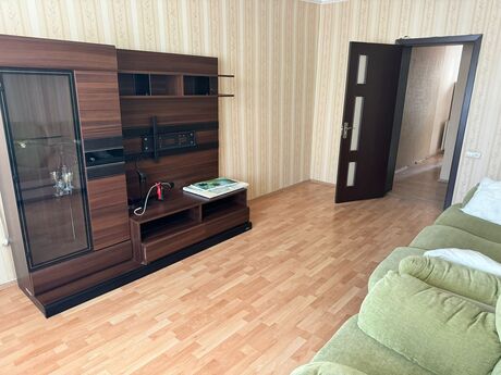 3 otaqlı köhnə tikili - İnşaatçılar m. - 70 m²