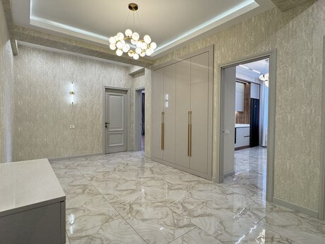 3-комн. новостройка - Насиминский  р. - 125 м²