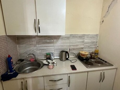 Obyekt - 8 Noyabr m. - 100 m²