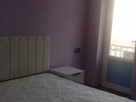 3 otaqlı köhnə tikili - Elmlər Akademiyası m. - 65 m²