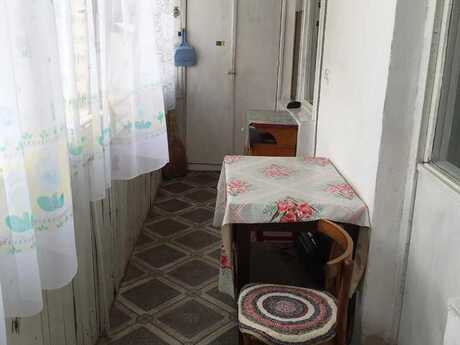 4 otaqlı köhnə tikili - Bakıxanov q. - 100 m²