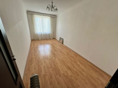 3 otaqlı köhnə tikili - Elmlər Akademiyası m. - 75 m²