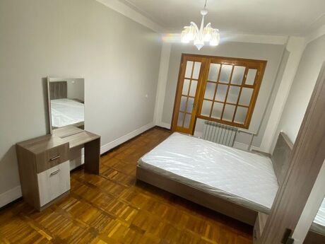 4 otaqlı köhnə tikili - İnşaatçılar m. - 100 m²