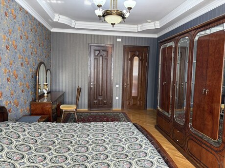 4 otaqlı yeni tikili - Nizami m. - 199 m²