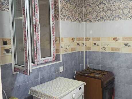 2-комн. дом/дача - м. Элмляр Академиясы - 79 м²