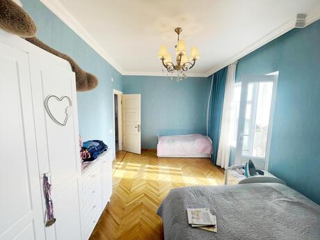 4 otaqlı köhnə tikili - Memar Əcəmi m. - 110 m²
