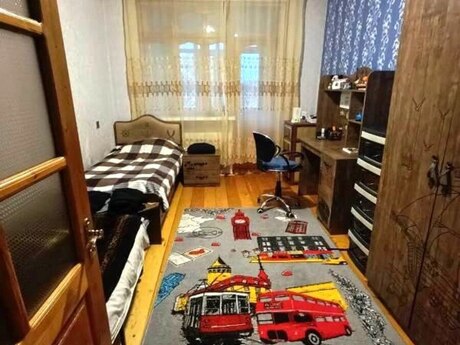 3 otaqlı köhnə tikili - Bakıxanov q. - 80 m²